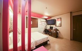 Amor Hotel